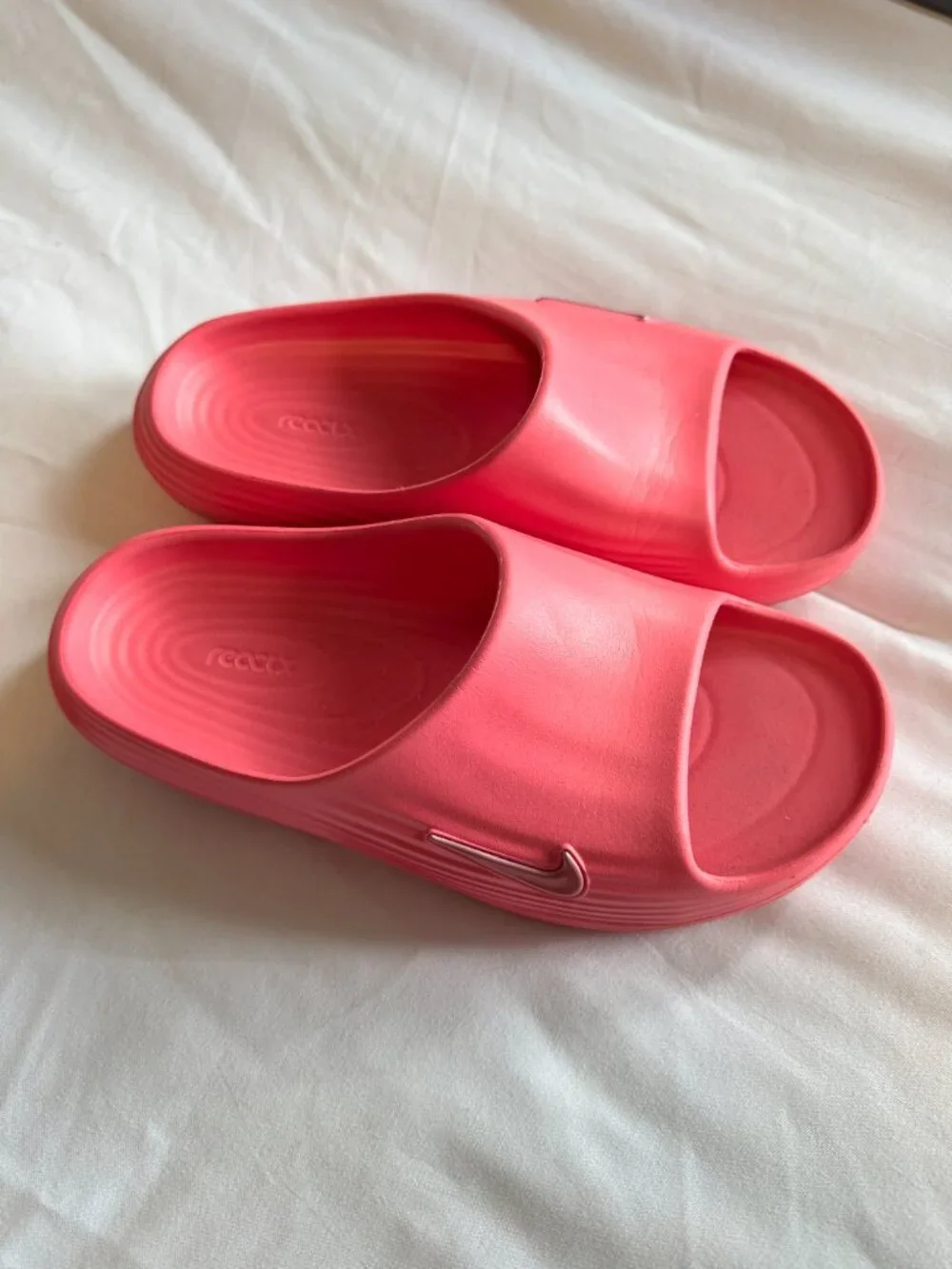 Authentic Nike Women’s Pink Slide Sandals Sporty Comfort Slip-On Slides Size 7